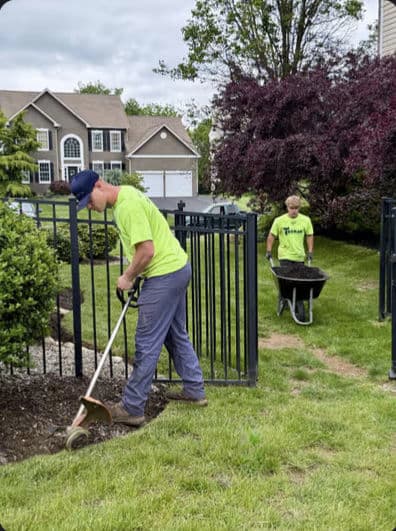 Gallery photos for Crispy Edges and Clean Beds - That's the Standard: Image #3